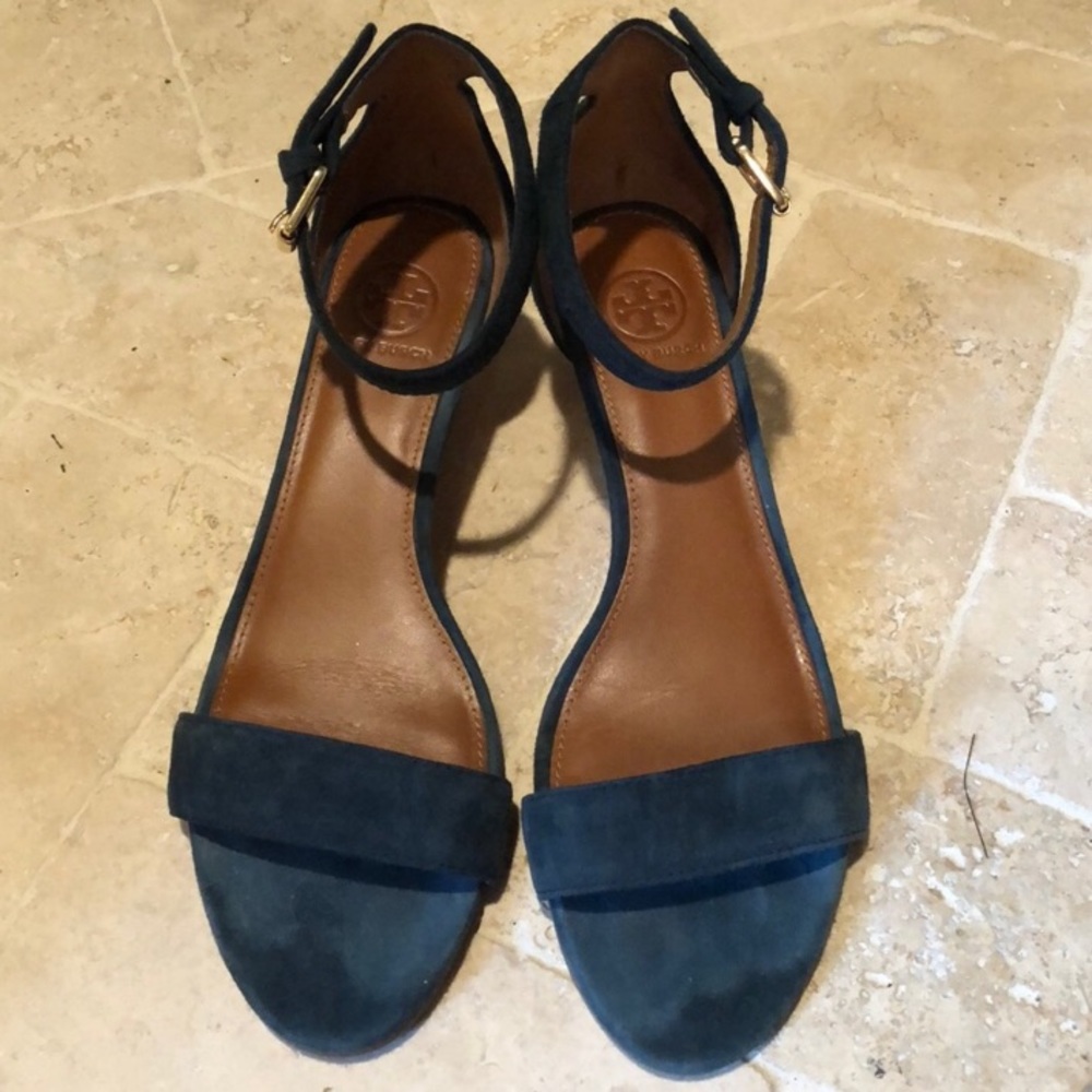Like New Tory Burch Navy Sandals